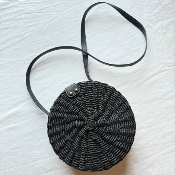 Round Black Woven Crossbody Bag W Leather Strap Magnetic Closure By World Market - Picture 2 of 11